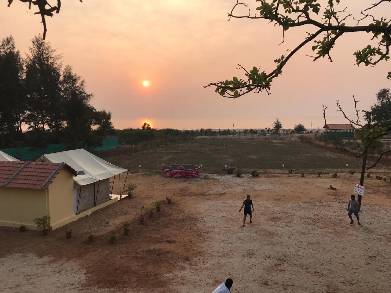 5 Mile Beach Resort Kumta Buitenkant foto